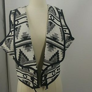 Wide Saddle back/white cotton vest-sz L